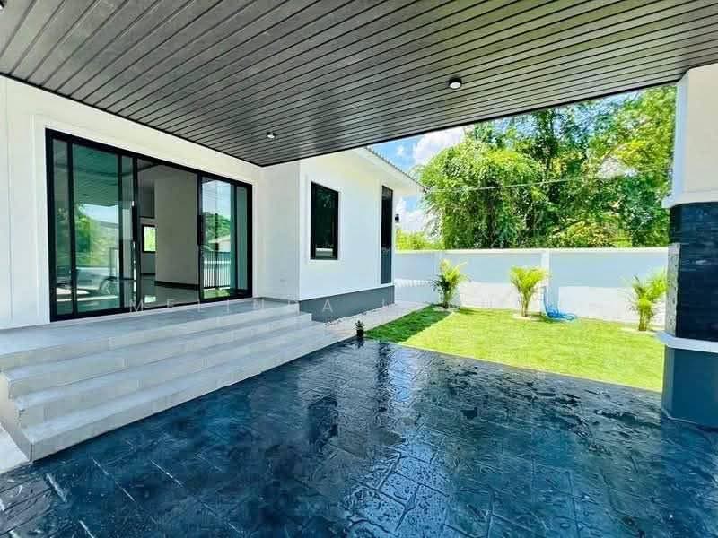 2-BR House, Prachuap Khiri Khan, Nong Kae, Hua Hin, Prachuap Khiri Khan, 2 Bedrooms, 110 sqm, Single Detached House For Sale, by Melinda Lonuch, 500647674 - DDproperty.com
