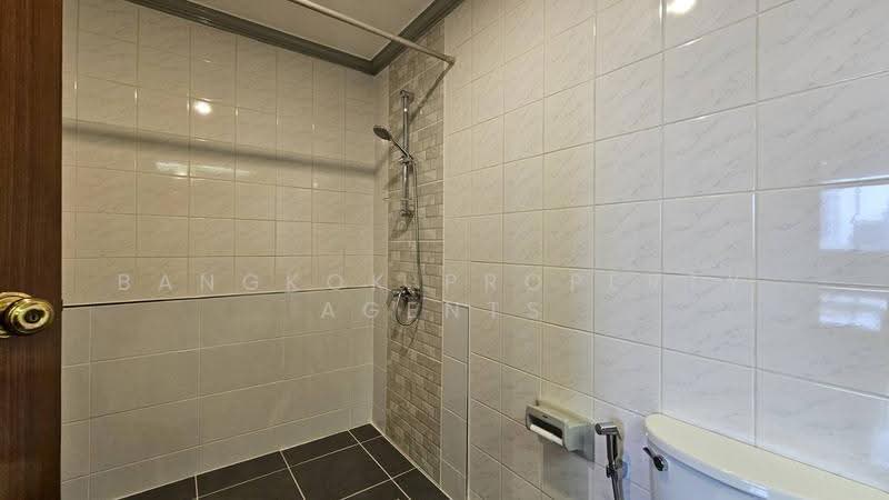 Royal Kensington Mansion, Bangkok, 5/2 Soi Ekkamai 10, Khlong Tan Nua, Watthana, Bangkok, 4 Bedrooms, 380 sqm, Condo For Rent, by BANGKOK PROPERTY AGENTS, 500647685 - DDproperty.com