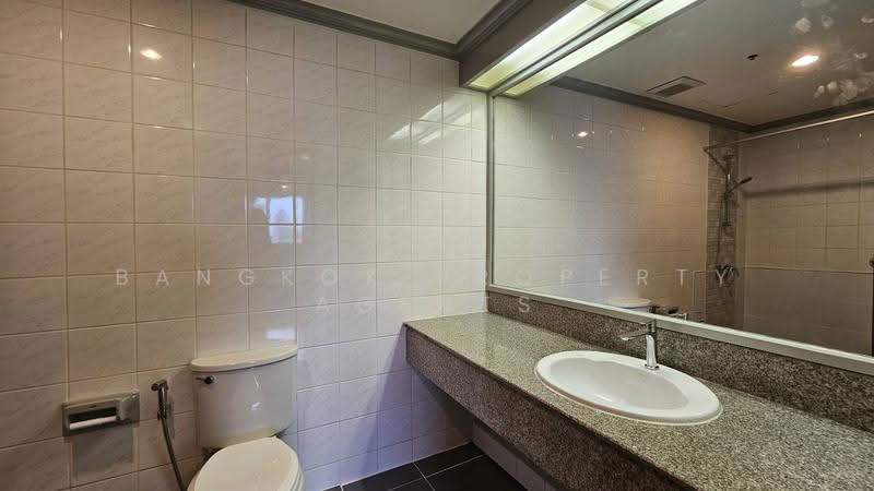 Royal Kensington Mansion, Bangkok, 5/2 Soi Ekkamai 10, Khlong Tan Nua, Watthana, Bangkok, 4 Bedrooms, 380 sqm, Condo For Rent, by BANGKOK PROPERTY AGENTS, 500647685 - DDproperty.com