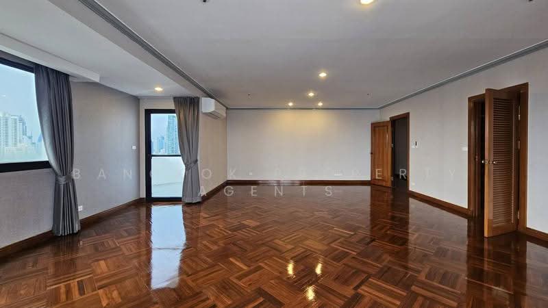 Royal Kensington Mansion, Bangkok, 5/2 Soi Ekkamai 10, Khlong Tan Nua, Watthana, Bangkok, 4 Bedrooms, 380 sqm, Condo For Rent, by BANGKOK PROPERTY AGENTS, 500647685 - DDproperty.com