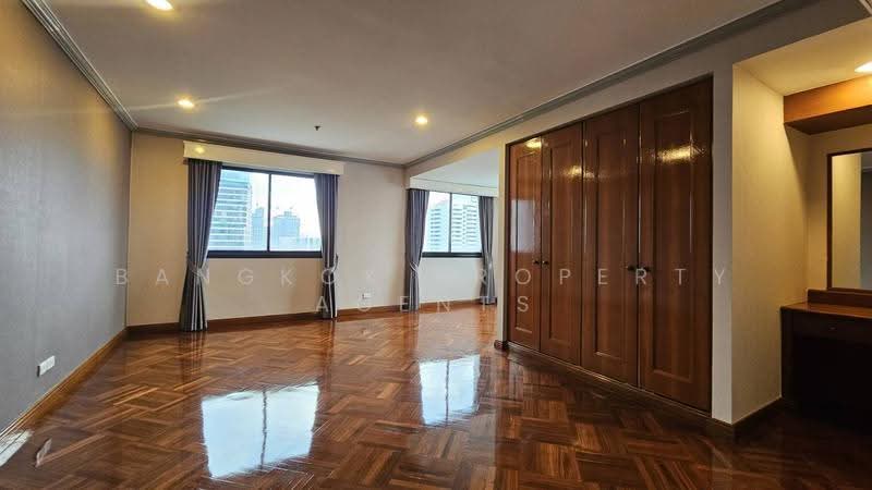 Royal Kensington Mansion, Bangkok, 5/2 Soi Ekkamai 10, Khlong Tan Nua, Watthana, Bangkok, 4 Bedrooms, 380 sqm, Condo For Rent, by BANGKOK PROPERTY AGENTS, 500647685 - DDproperty.com