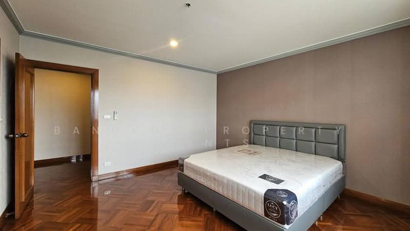 Royal Kensington Mansion, Bangkok, 5/2 Soi Ekkamai 10, Khlong Tan Nua, Watthana, Bangkok, 4 Bedrooms, 380 sqm, Condo For Rent, by BANGKOK PROPERTY AGENTS, 500647685 - DDproperty.com