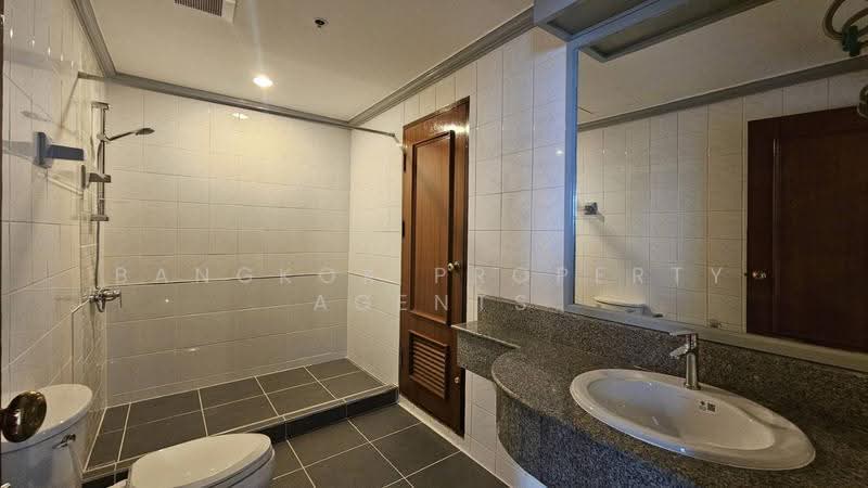 Royal Kensington Mansion, Bangkok, 5/2 Soi Ekkamai 10, Khlong Tan Nua, Watthana, Bangkok, 4 Bedrooms, 380 sqm, Condo For Rent, by BANGKOK PROPERTY AGENTS, 500647685 - DDproperty.com