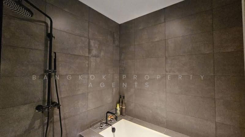 The Lofts Asoke, Bangkok, Sukhumvit 21 Road, Khlongtoei Nua, Watthana, Bangkok, 1 Bedroom, 50 sqm, Condo For Rent, by BANGKOK PROPERTY AGENTS, 500647782 - DDproperty.com