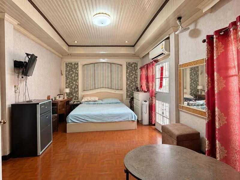 Suetrong Rattanathibet Village, Nonthaburi, Soi Moo Baan Suetrong Rattanathibet 2 2, Sai Ma, Muang Nonthaburi, Nonthaburi, 4 Bedrooms, 160 sqm, Townhouse For Sale, by กรกฤตย์ บุญสระ, 500647895 - DDproperty.com