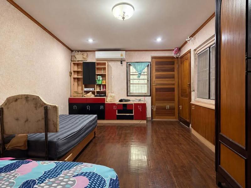 Suetrong Rattanathibet Village, Nonthaburi, Soi Moo Baan Suetrong Rattanathibet 2 2, Sai Ma, Muang Nonthaburi, Nonthaburi, 4 Bedrooms, 160 sqm, Townhouse For Sale, by กรกฤตย์ บุญสระ, 500647895 - DDproperty.com