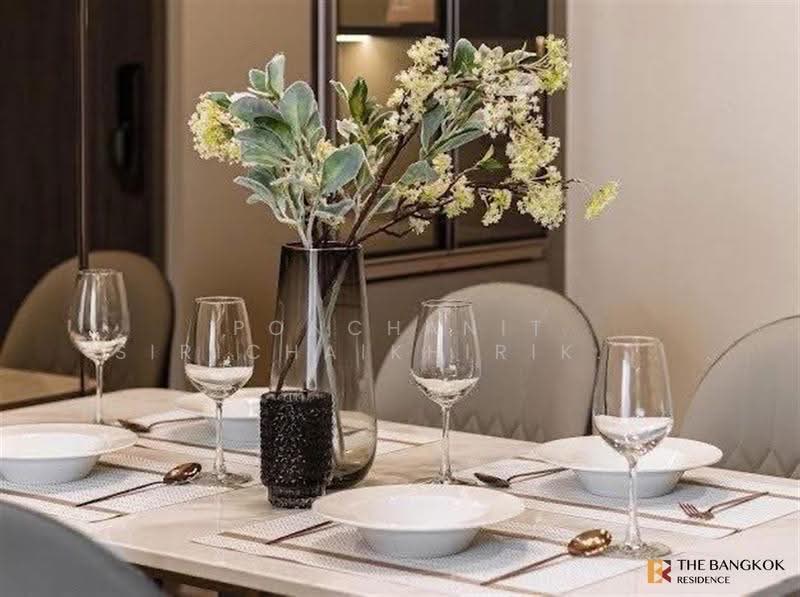 Q Prasarnmit, Bangkok, Soi Sawaddee, Sukhumvit Road, Khlongtoei Nua, Watthana, Bangkok, 2 Bedrooms, 60 sqm, Condo For Rent, by Ponchanit Sirichaikhirikoson, 500647911 - DDproperty.com
