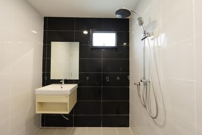 The Connect Suanluang-Onnut, Bangkok, Soi 67, Chalerm Phrakiat Rama 9 Road, Prawet, Bangkok, 3 Bedrooms, 98 sqm, Townhouse For Sale, by วรินทร กูลจีรัง, 500647916 - DDproperty.com