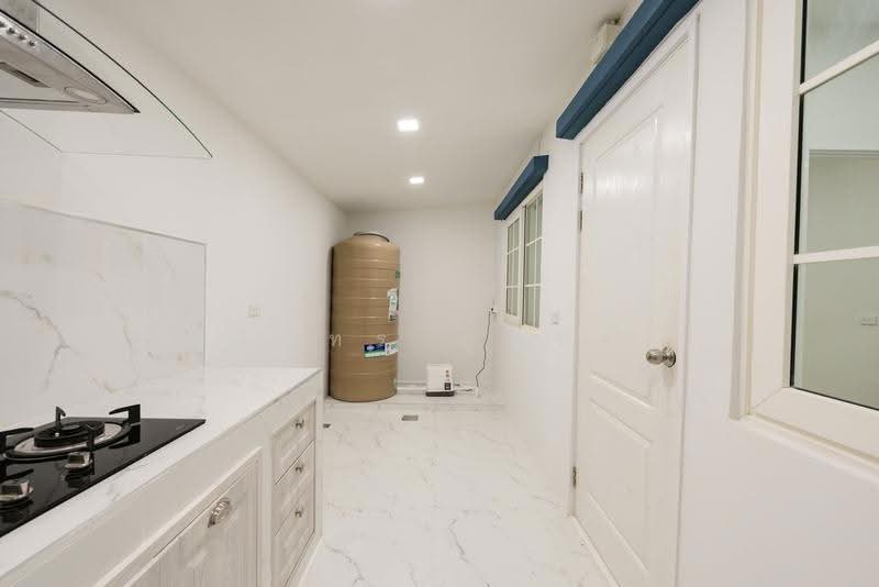 Golden Town 2 Onnut-Pattanakarn, Bangkok, 189 Soi On Nut 65 Yaek 14, Prawet, Bangkok, 4 Bedrooms, 76 sqm, Townhouse For Sale, by วรินทร กูลจีรัง, 500647975 - DDproperty.com