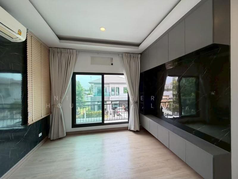 Britania Wongwaen-Ramindra, Bangkok, Kanchanapisek Frontage Road, Sam Wa Tawan Tok, Khlong Sam Wa, Bangkok, 4 Bedrooms, 165 sqm, Single Detached House For Rent, by NTG Property House Co.,Ltd., 500648030 - DDproperty.com