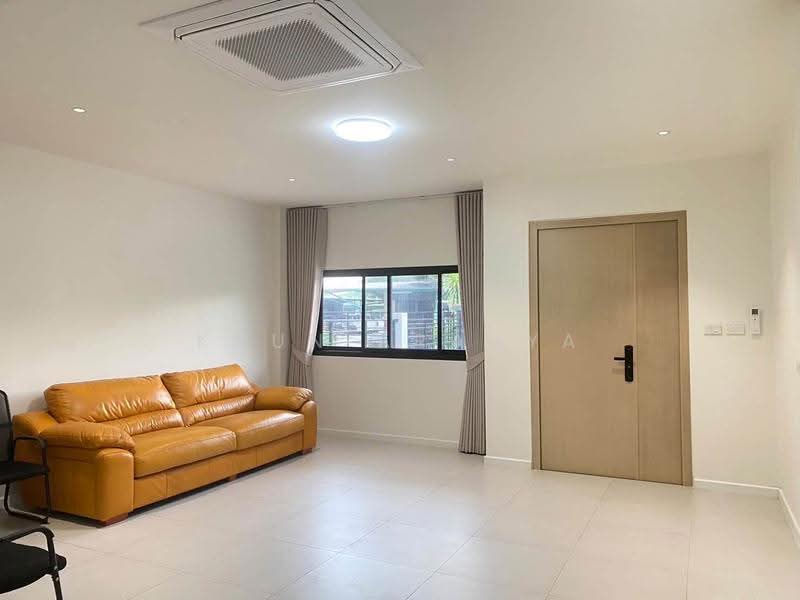 Townhome for rent, 3 floors, Lat Phrao Road 71 Newly renovated, never rented out, 5 air conditioners, Bangkok, ลาดพร้าว71, Lat Phrao, Bangkok, 4 Bedrooms, 230 sqm, Townhouse For Rent, by Khun Aranya, 500648072 - DDproperty.com