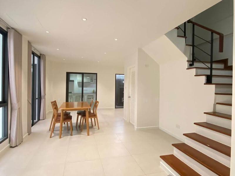 Townhome for rent, 3 floors, Lat Phrao Road 71 Newly renovated, never rented out, 5 air conditioners, Bangkok, ลาดพร้าว71, Lat Phrao, Bangkok, 4 Bedrooms, 230 sqm, Townhouse For Rent, by Khun Aranya, 500648072 - DDproperty.com