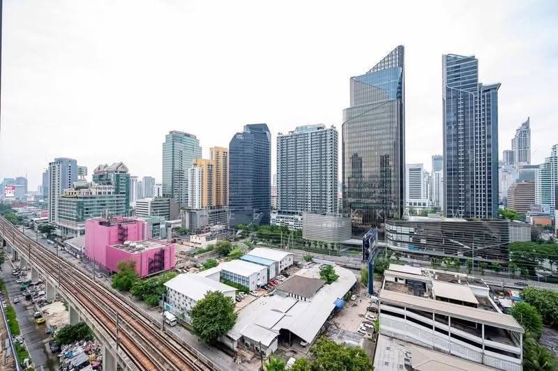 Life Asoke, Bangkok, Asoke-Dindang Road, Bang Kapi, Huai Khwang, Bangkok, 1 Bedroom, 30 sqm, Condo For Rent, by Nutnaree Nakkaew, 500648109 - DDproperty.com