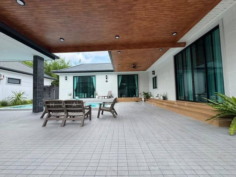 3-BR House, Prachuap Khiri Khan, Hua Hin, Prachuap Khiri Khan, 3 Bedrooms, 200 sqm, Single Detached House For Rent, by Jirapat Chuangsawadsak, 500648301 - DDproperty.com