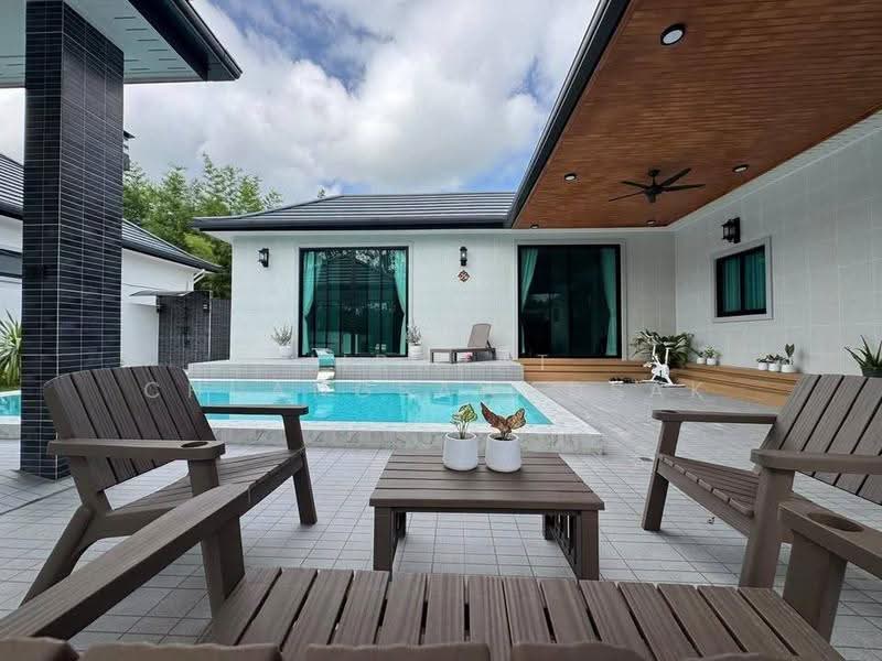 3-BR House, Prachuap Khiri Khan, Hua Hin, Prachuap Khiri Khan, 3 Bedrooms, 200 sqm, Single Detached House For Rent, by Jirapat Chuangsawadsak, 500648301 - DDproperty.com