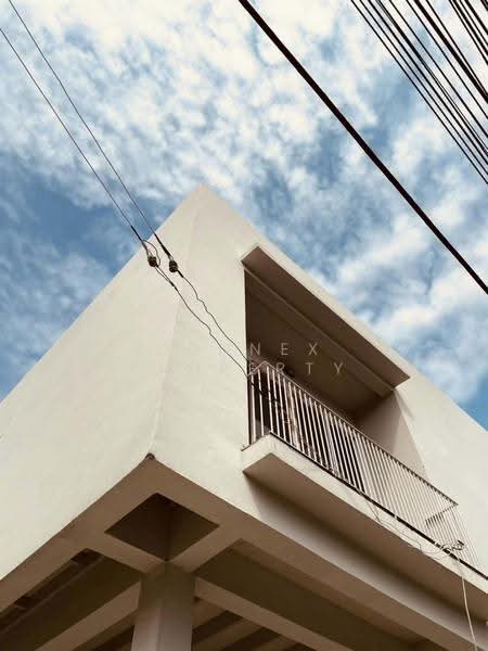 Corner single-house, 40 sq. wah, just 700 meters from Suthisan MRT, Bangkok, -, Huai Khwang, Bangkok, 3 Bedrooms, 160 sqm, Single Detached House For Rent, by Connex Property, 500648516 - DDproperty.com
