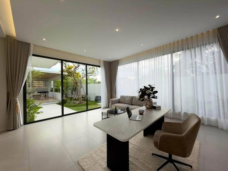 5-BR House, Chon Buri (Pattaya), Poong, Bang Lamung (Pattaya), Chon Buri (Pattaya), 5 Bedrooms, 1,200 sqm, Single Detached House For Sale, by Tanawan Surichai, 500649316 - DDproperty.com