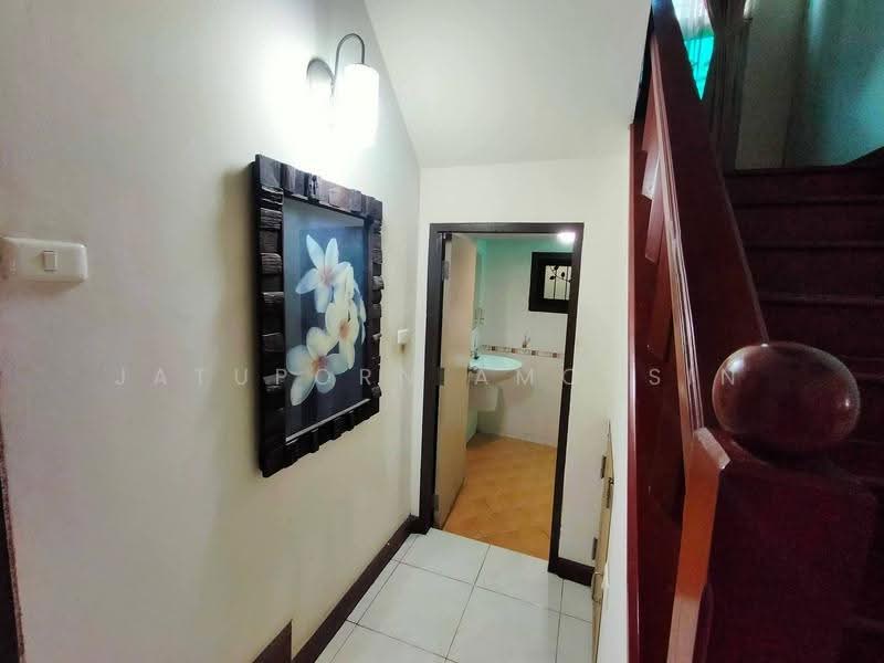 Living Nara Ramkhamhaeng-Suvarnabhumi, Bangkok, Khlong Song Ton Nun, Lat Krabang, Bangkok, 3 Bedrooms, 200 sqm, Single Detached House For Sale, by Jatuporn Amonsin, 500649400 - DDproperty.com