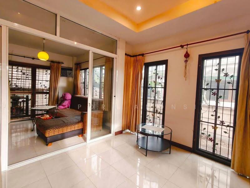 Living Nara Ramkhamhaeng-Suvarnabhumi, Bangkok, Khlong Song Ton Nun, Lat Krabang, Bangkok, 3 Bedrooms, 200 sqm, Single Detached House For Sale, by Jatuporn Amonsin, 500649400 - DDproperty.com