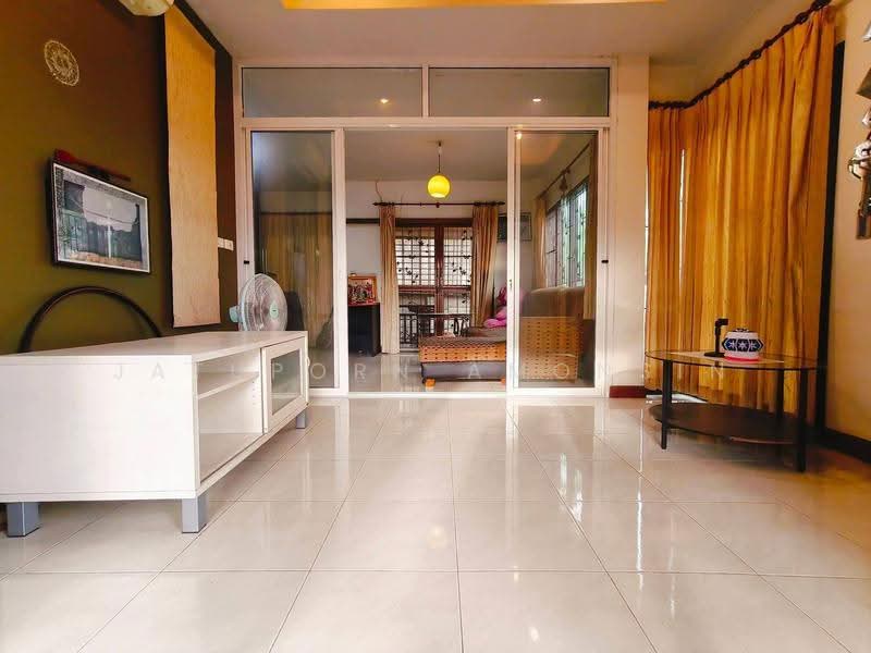 Living Nara Ramkhamhaeng-Suvarnabhumi, Bangkok, Khlong Song Ton Nun, Lat Krabang, Bangkok, 3 Bedrooms, 200 sqm, Single Detached House For Sale, by Jatuporn Amonsin, 500649400 - DDproperty.com