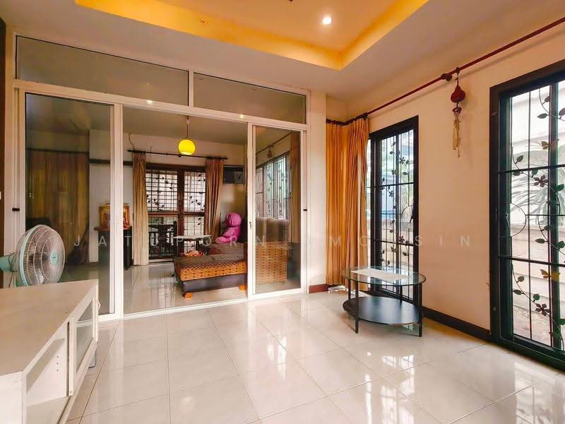 Living Nara Ramkhamhaeng-Suvarnabhumi, Bangkok, Khlong Song Ton Nun, Lat Krabang, Bangkok, 3 Bedrooms, 200 sqm, Single Detached House For Sale, by Jatuporn Amonsin, 500649400 - DDproperty.com