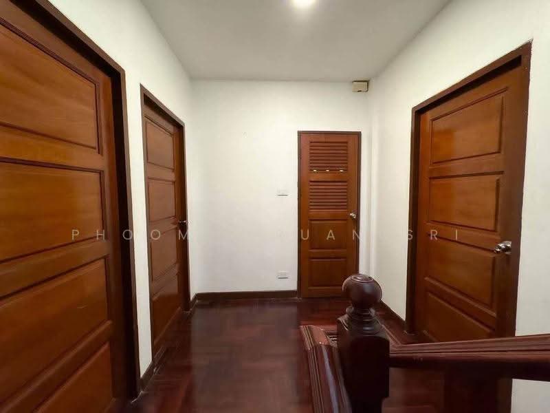 5 BR townhouse, Bangkok, Khlong Tan Nua, Watthana, Bangkok, 5 Bedrooms, 400 sqm, Townhouse For Rent, by Phoom Imruangsri, 500649680 - DDproperty.com