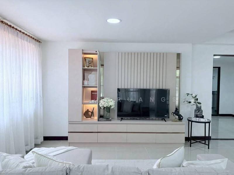6-BR House, Bangkok, Huai Khwang, Bangkok, 6 Bedrooms, 500 sqm, Single Detached House For Rent, by Phoom Imruangsri, 500649692 - DDproperty.com