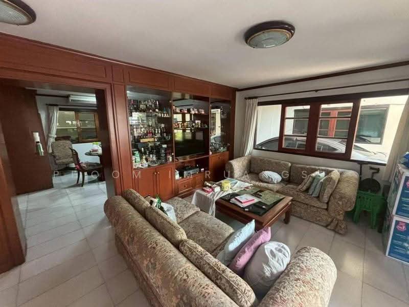 4-BR House, Bangkok, Bang Chak, Phra Khanong, Bangkok, 4 Bedrooms, 268 sqm, Single Detached House For Sale, by Phoom Imruangsri, 500649699 - DDproperty.com