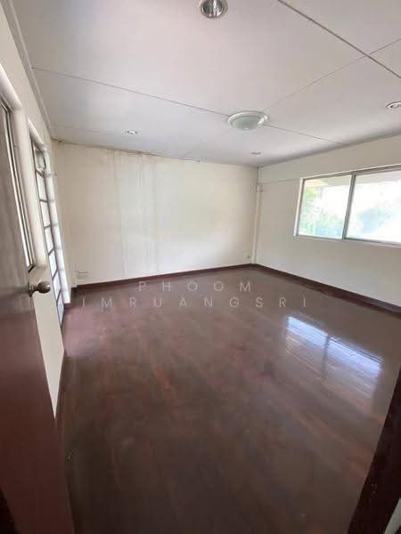 3-BR House, Bangkok, Praborommaharatchawang, Phra Nakhon, Bangkok, 3 Bedrooms, 336 sqm, Single Detached House For Sale, by Phoom Imruangsri, 500649732 - DDproperty.com
