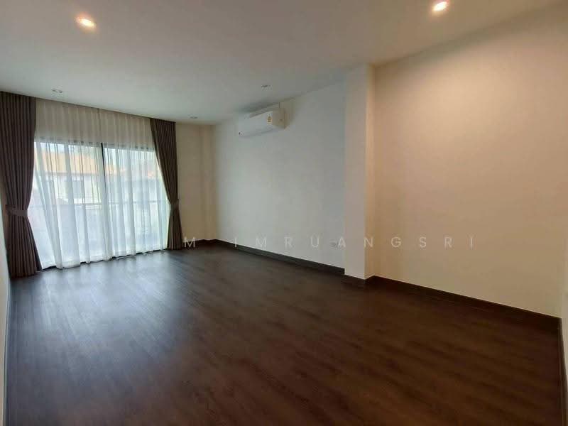 บ้าน 4-ห้องนอน, กรุงเทพ, พระโขนงเหนือ, วัฒนา, กรุงเทพ, 330 ตร.ม., บ้านเดี่ยว ขาย, โดย Phoom Imruangsri, 500649743 - DDproperty.com