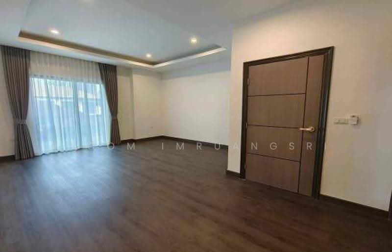 บ้าน 4-ห้องนอน, กรุงเทพ, พระโขนงเหนือ, วัฒนา, กรุงเทพ, 330 ตร.ม., บ้านเดี่ยว ขาย, โดย Phoom Imruangsri, 500649750 - DDproperty.com