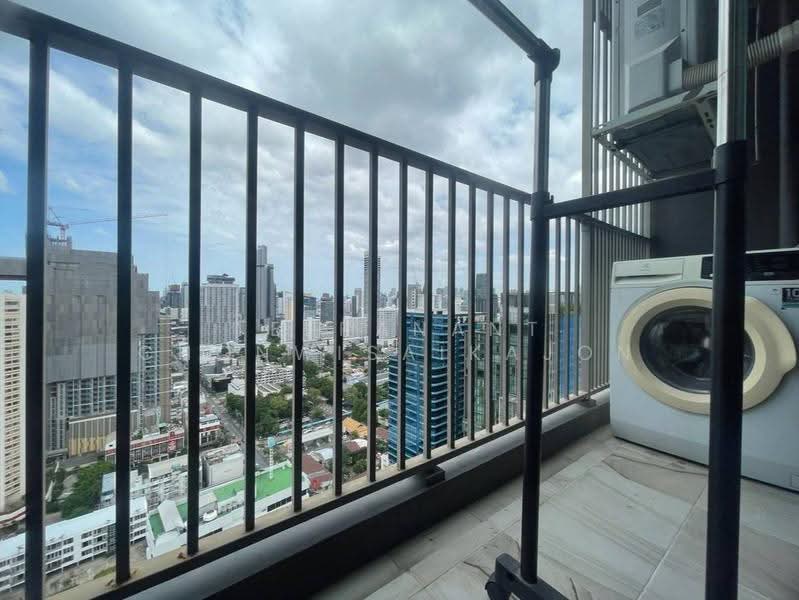 C Ekkamai, Bangkok, 888 Soi Sukhumvit 63, Sukhumvit Road, Khlong Tan Nua, Watthana, Bangkok, 1 Bedroom, 35 sqm, Condo For Rent, by Teeranant Chonwisaikajon, 500650070 - DDproperty.com