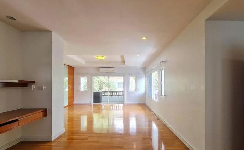 4-BR House, Bangkok, Khlong Tan Nua, Watthana, Bangkok, 4 Bedrooms, 400 sqm, Single Detached House For Rent, by Phoom Imruangsri, 500650087 - DDproperty.com