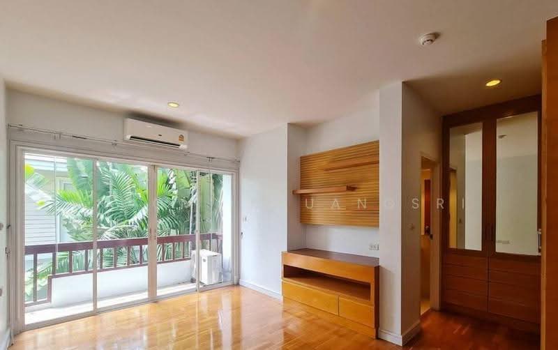 4-BR House, Bangkok, Khlong Tan Nua, Watthana, Bangkok, 4 Bedrooms, 400 sqm, Single Detached House For Rent, by Phoom Imruangsri, 500650087 - DDproperty.com