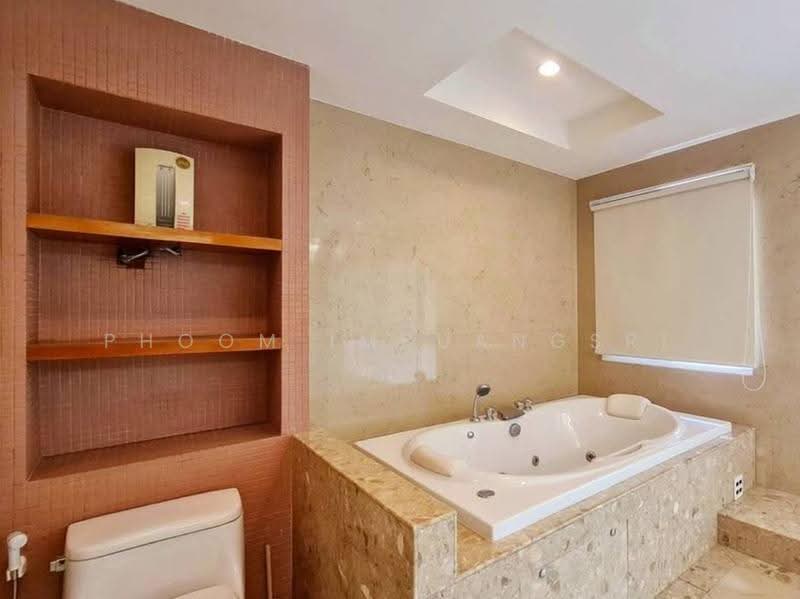 4-BR House, Bangkok, Khlong Tan Nua, Watthana, Bangkok, 4 Bedrooms, 400 sqm, Single Detached House For Rent, by Phoom Imruangsri, 500650087 - DDproperty.com