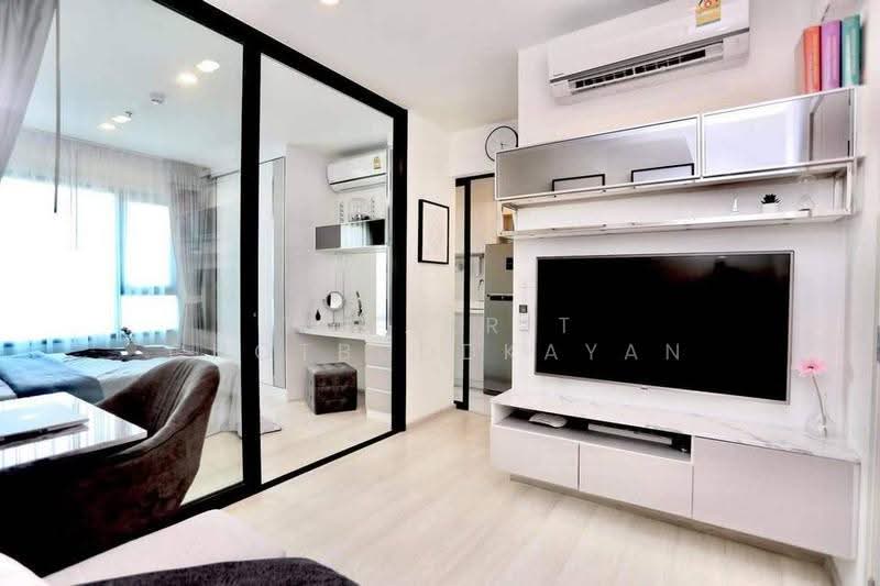 Life Asoke, Bangkok, Asoke-Dindang Road, Bang Kapi, Huai Khwang, Bangkok, 1 Bedroom, 30 sqm, Condo For Rent, by Tanakrit Chotbuddkayan, 500650111 - DDproperty.com