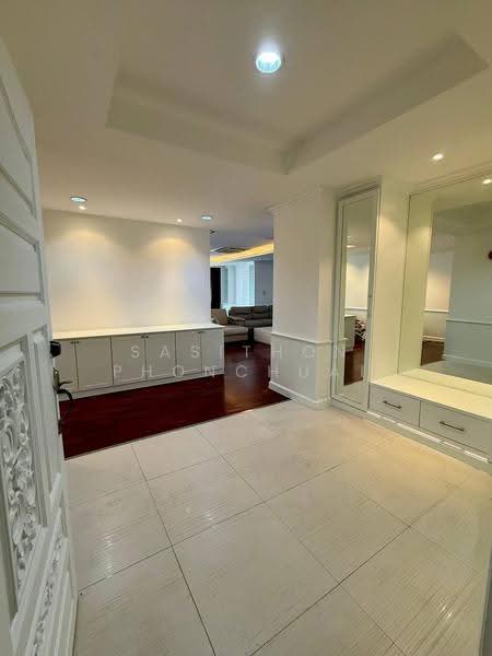 D.S. Tower 1 Sukhumvit 33, Bangkok, Soi Phrom Chit, Khlong Tan Nua, Watthana, Bangkok, 3 Bedrooms, 236 sqm, Condo For Rent, by Sasithon Phonchuai, 500650226 - DDproperty.com