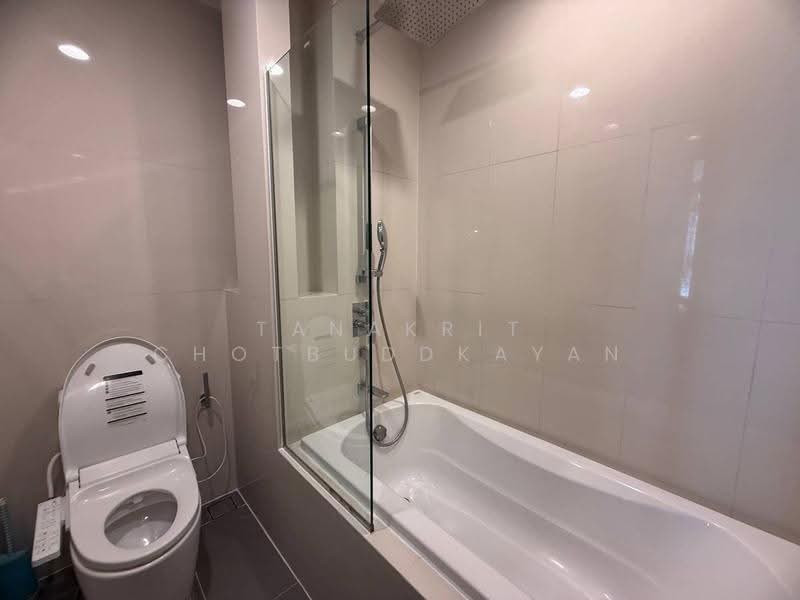 Oka Haus Sukhumvit 36, Bangkok, 3399 Rama 4 Road, Khong Tan, Khlong Toei, Bangkok, 2 Bedrooms, 70 sqm, Condo For Rent, by Tanakrit Chotbuddkayan, 500650438 - DDproperty.com