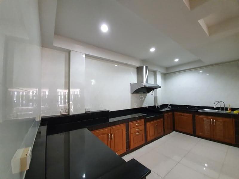 Maneeya Ville, Bangkok, Soi Wachiratham Sathit 12, Bang Chak, Phra Khanong, Bangkok, 4 Bedrooms, 200 sqm, Single Detached House For Rent, by Praeploy Rattanapornnapapatch, 500650492 - DDproperty.com