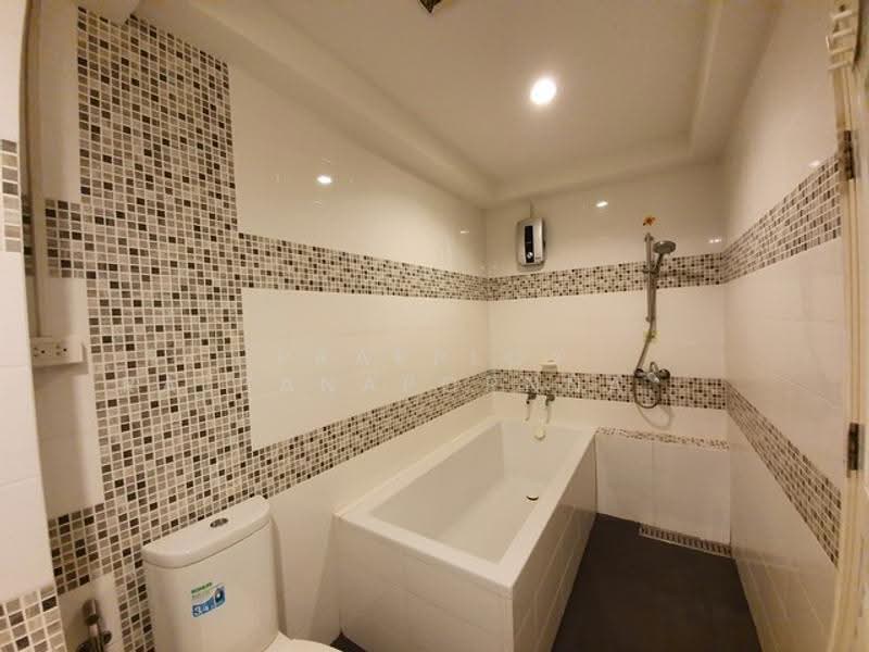 Maneeya Ville, Bangkok, Soi Wachiratham Sathit 12, Bang Chak, Phra Khanong, Bangkok, 4 Bedrooms, 200 sqm, Single Detached House For Rent, by Praeploy Rattanapornnapapatch, 500650492 - DDproperty.com