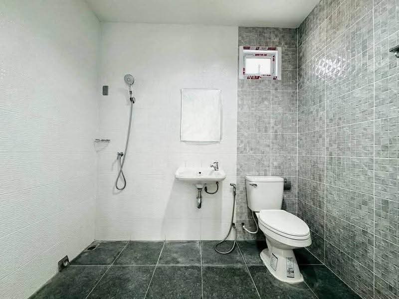 3 BR house, Chon Buri (Pattaya), Nong - Kham, Si Racha, Chon Buri (Pattaya), 3 Bedrooms, 150 sqm, Single Detached House For Sale, by Puttirat Kleebyam, 500650607 - DDproperty.com
