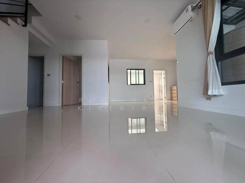 3 BR house, Chon Buri (Pattaya), Bang Lamung, Bang Lamung (Pattaya), Chon Buri (Pattaya), 3 Bedrooms, 147 sqm, Single Detached House For Sale, by Puttirat Kleebyam, 500650612 - DDproperty.com