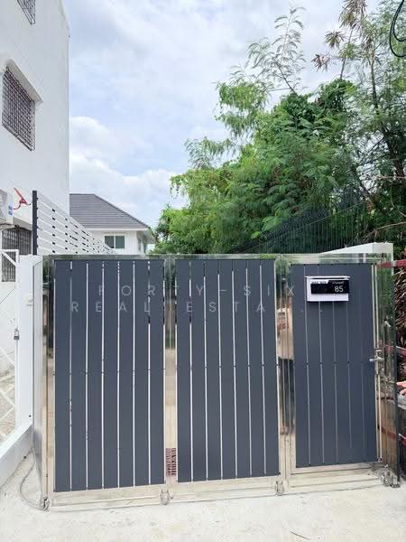 ขาย บ้านเดี่ยวรีโนเวทใหม่ พร้อมเข้าอยู่ บนที่ดิน 120 ตร.ว., Bangkok, Nong Bon, Prawet, Bangkok, 4 Bedrooms, 230 sqm, Single Detached House For Sale, by Forty-Six Real Estate Group, 500650642 - DDproperty.com