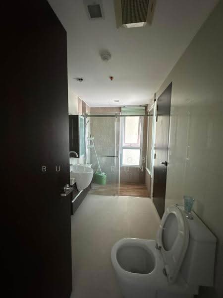 Sky Walk Residences, Bangkok, 1599 Sukhumvit Road, Phra Kanong Nua, Watthana, Bangkok, 2 Bedrooms, 60 sqm, Condo For Rent, by Sompob Buaparungsri, 500651035 - DDproperty.com