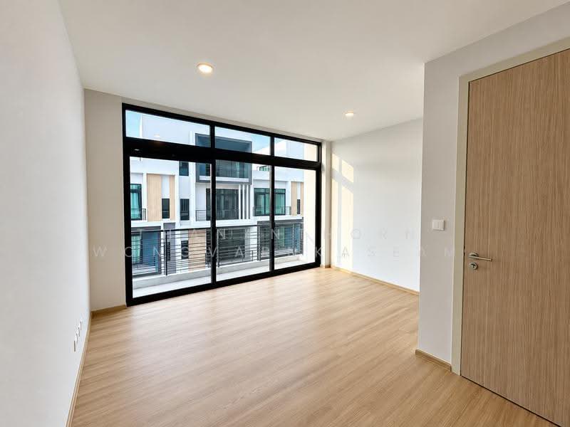 Nirvana Define Ekkamai Ramintra, Bangkok, สุคนธสวัสดิ์ 19, Lat Phrao, Bangkok, 3 Bedrooms, 203 sqm, Townhouse For Sale, by Thananthorn Wongvarnkaseam, 500651051 - DDproperty.com