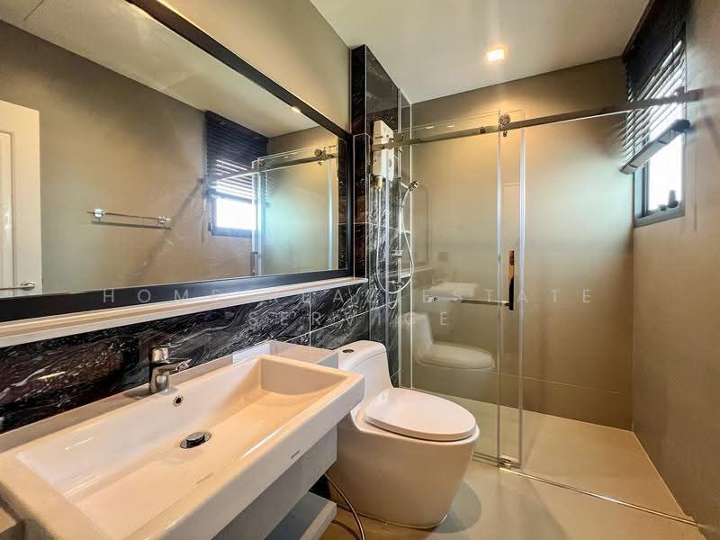 Grand Bangkok Boulevard Krungthepkritha, Bangkok, Srinakarin-Romklao Road, Khlong Sam Prawet, Lat Krabang, Bangkok, 5 Bedrooms, 604 sqm, Single Detached House For Rent, by HOME Real Estate Service, 500651139 - DDproperty.com