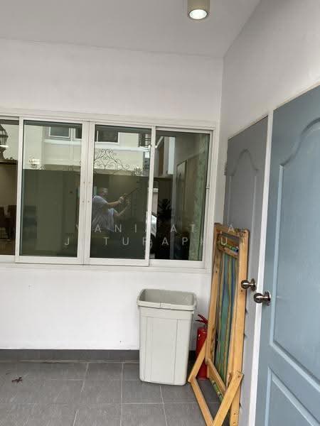 Townhouse in Phrom Phong, Bangkok, Khong Tan, Khlong Toei, Bangkok, 3 Bedrooms, 170 sqm, Townhouse For Rent, by Yaninatta Jaturaphut, 500651697 - DDproperty.com