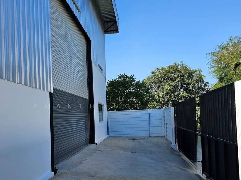 Warehouse for rent in On Nut 65, Prawet, including an office and ready for immediate use., Bangkok, Prawet, Bangkok, , 300 sqm, Warehouse/Factory For Rent, by Tida phanthonglarptawee, 500651751 - DDproperty.com