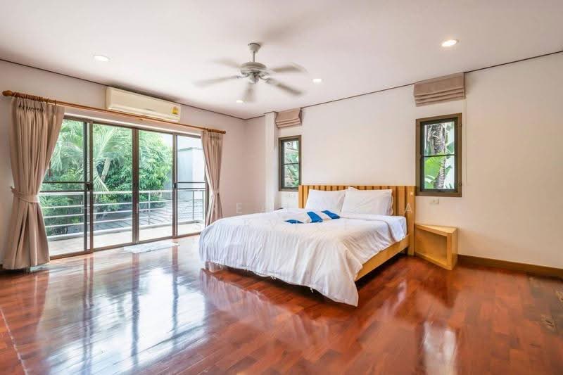 Moobaan Tararom Huamark, Bangkok, Tararom Huamark Soi 1, Phlapphla, Wang Thonglang, Bangkok, 4 Bedrooms, 476 sqm, Single Detached House For Sale, by HOME Real Estate Service, 500651873 - DDproperty.com