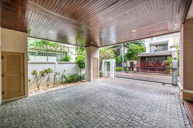 Moobaan Tararom Huamark, Bangkok, Tararom Huamark Soi 1, Phlapphla, Wang Thonglang, Bangkok, 4 Bedrooms, 476 sqm, Single Detached House For Sale, by HOME Real Estate Service, 500651873 - DDproperty.com